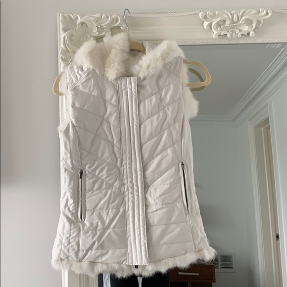 BCBG reversible fur vest. - Picture 3 of 4